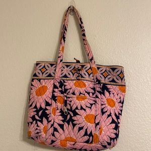 Vera Bradley | Loves Me Pink Daisy Tote